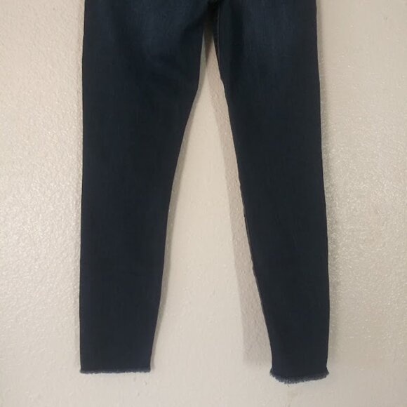 No Boundaries Women's Size 9 Dark Wash Jeans - Picture 6 of 12